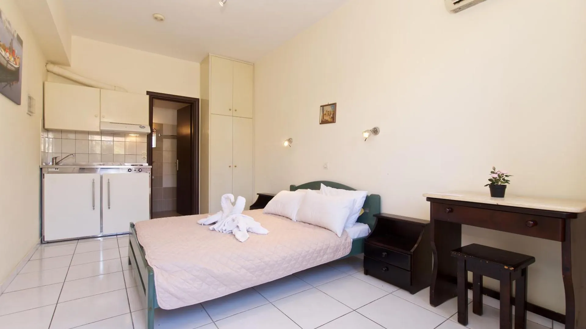 Theodora Studios & Apartments Skala   Skala (Kefalonia)