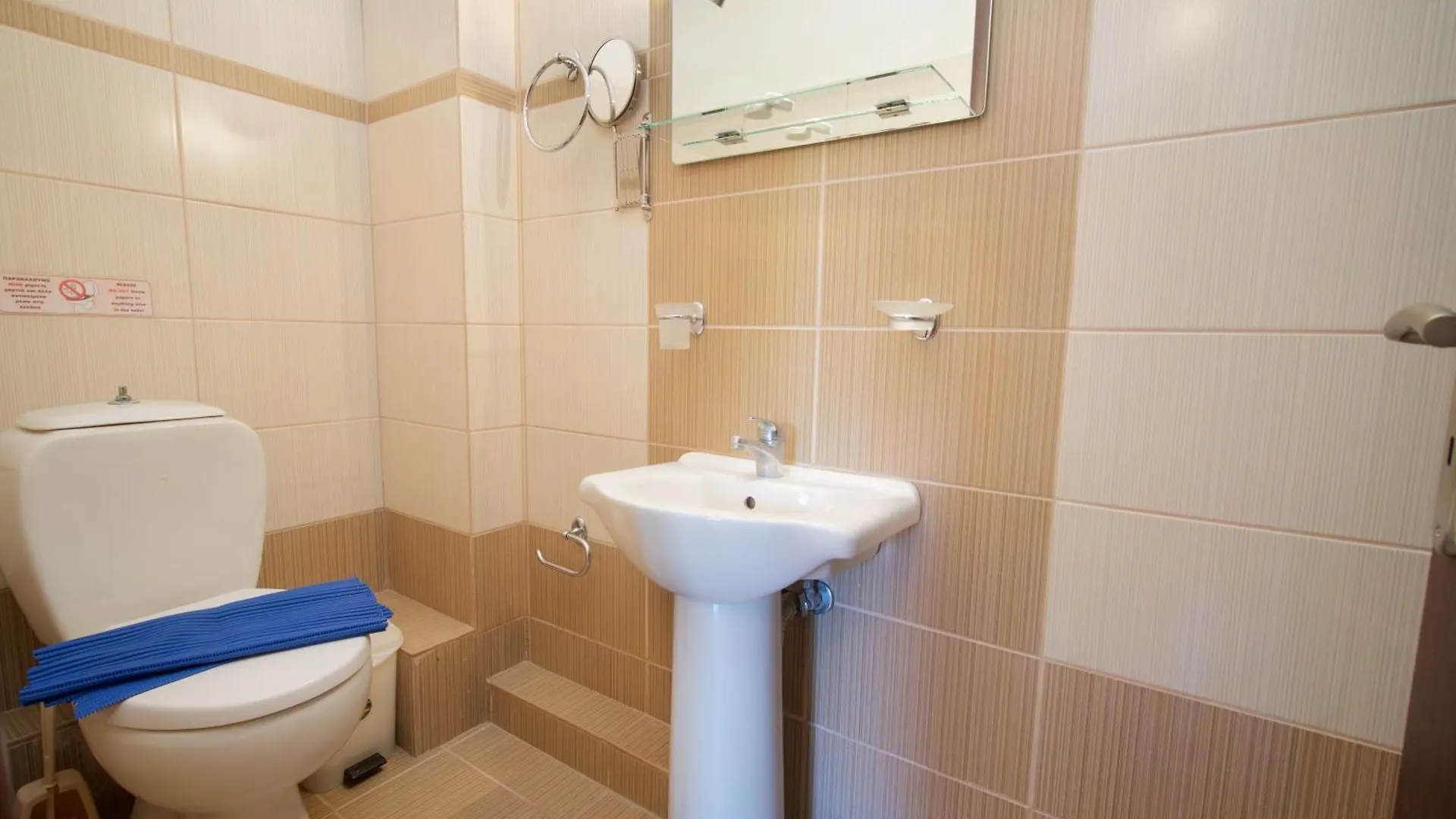 Theodora Studios & Apartments Skala