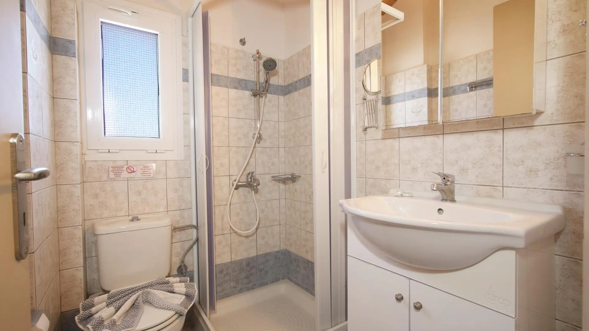 Theodora Studios & Apartments Skala