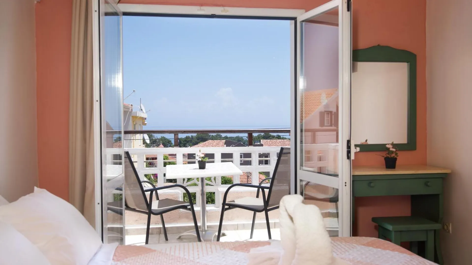 Theodora Studios & Apartments Skala