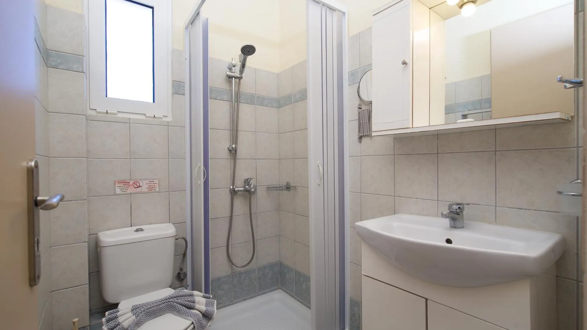 Theodora Studios & Apartments Skala