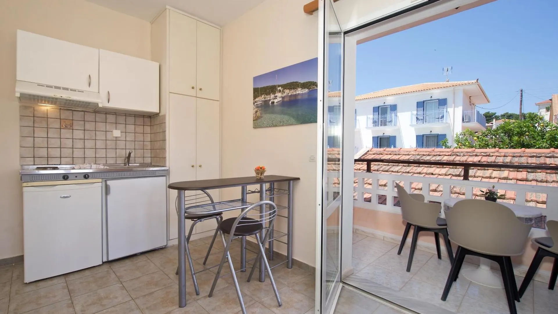 Theodora Studios & Apartments Skala
